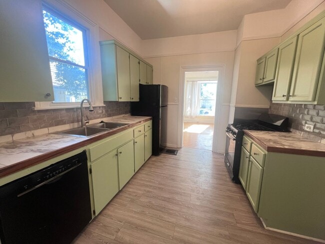 property at 507 Livingston Ave NE