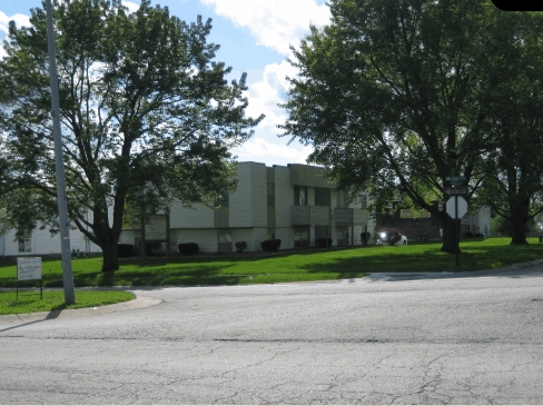 Spring Valley Apartment Homes in Belton, MO - Foto de edificio - Building Photo