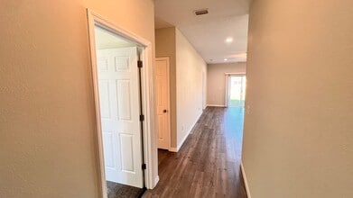 7819 Valencia Rd in Sebring, FL - Building Photo - Building Photo