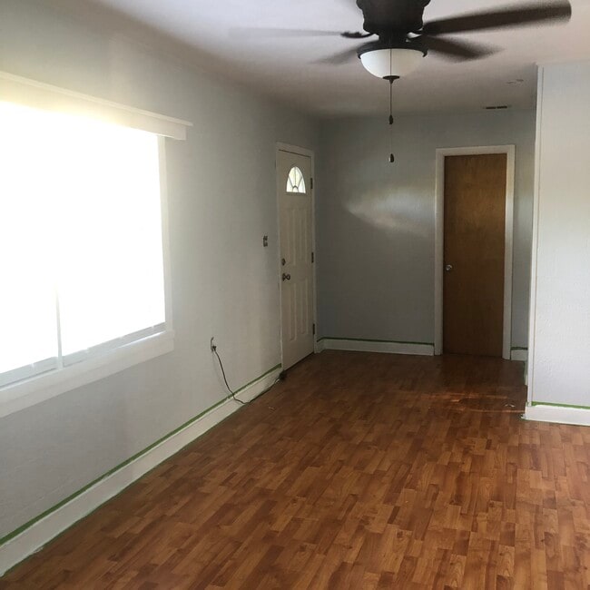 157 N Rhodes St in Mount Dora, FL - Building Photo - Building Photo