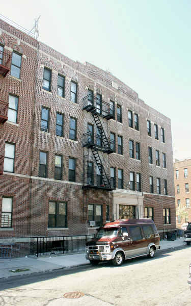 Palace Court in Brooklyn, NY - Building Photo - Building Photo