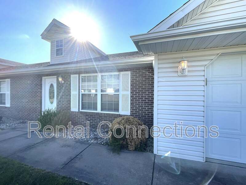 701 Jean Ct in Marion, IL - Building Photo