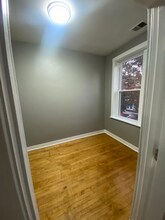 3001 W 41st St, Unit 2F in Chicago, IL - Building Photo - Building Photo