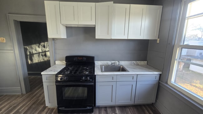 27-29-29 Schofield St in Newark, NJ - Foto de edificio - Building Photo