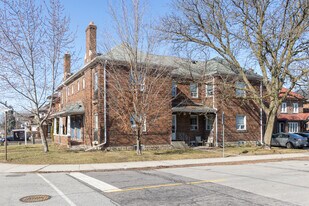 56 Lawrence Av E in Toronto, ON - Building Photo
