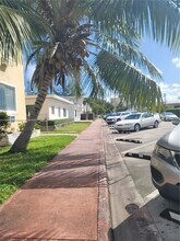 895 80th St in Miami Beach, FL - Foto de edificio - Building Photo