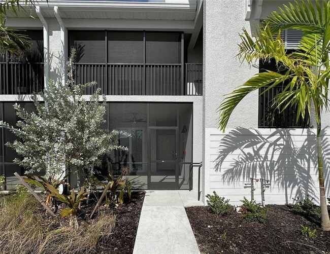 14221 Heritage Landing Blvd in Punta Gorda, FL - Building Photo - Building Photo