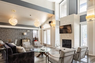 Windsor Estate Apartments in Bloomingdale, IL - Foto de edificio - Interior Photo