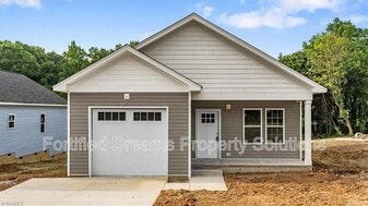 1227 St Regis Dr in Burlington, NC - Building Photo