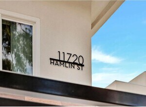 11720 Hamlin St in Los Angeles, CA - Building Photo - Building Photo
