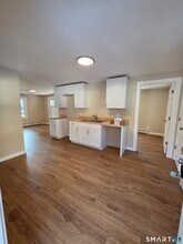 14 Smith St in Ansonia, CT - Building Photo - Building Photo