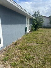 1399 Cindy Cir NE in Palm Bay, FL - Building Photo - Building Photo