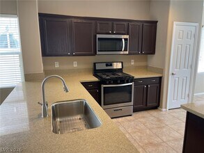 5124 Amethyst Creek Ct in Las Vegas, NV - Building Photo - Building Photo