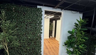 82 W Broadway in Derry, NH - Building Photo