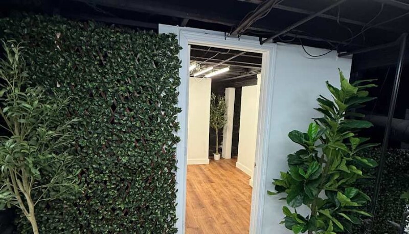 82 W Broadway in Derry, NH - Building Photo