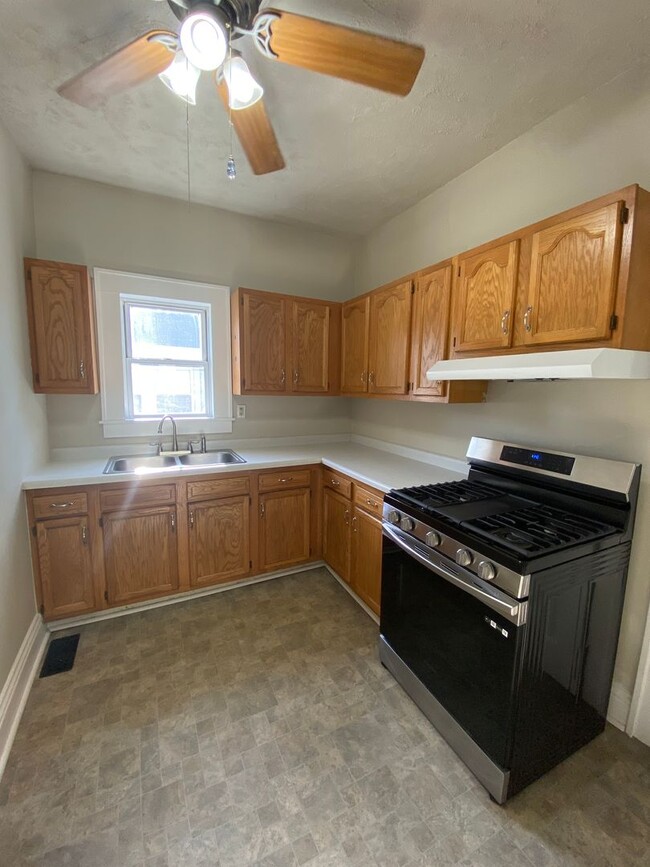 2038 Maple St in Des Moines, IA - Building Photo - Building Photo