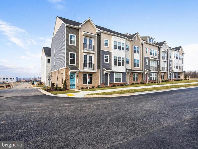 property at 2580 Hopton Ln
