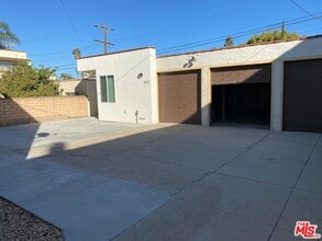 1112 Meadowbrook Ave in Los Angeles, CA - Building Photo - Building Photo