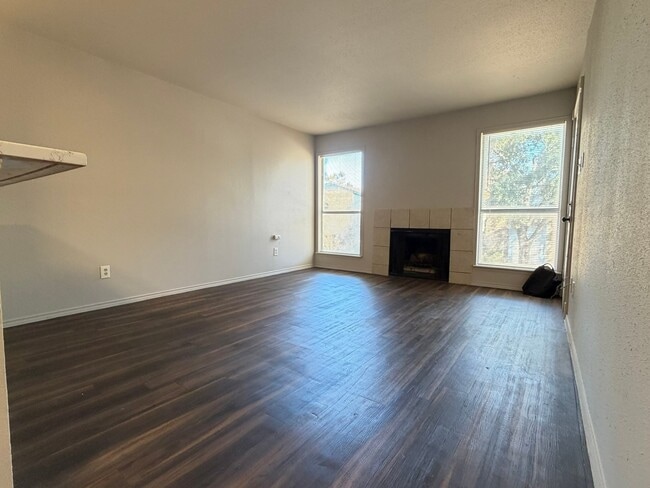 10001 Westpark Dr in Houston, TX - Building Photo - Building Photo