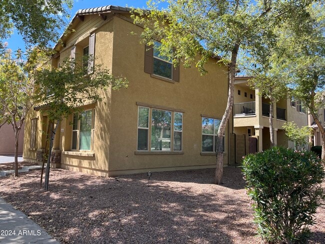 1360 S Ponderosa Dr in Gilbert, AZ - Building Photo - Building Photo