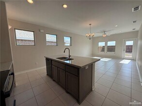 16 S Templo Dorado in Mission, TX - Building Photo - Building Photo