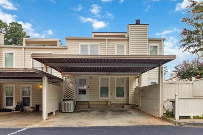 694 Serramonte Dr
