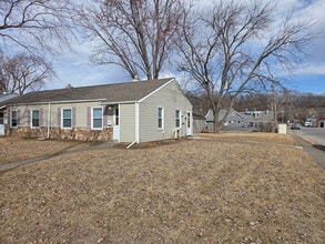 3804 Johnson Ave, Unit 3804 in Davenport, IA - Foto de edificio - Building Photo