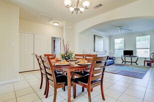 2088 Laverne St in Houston, TX - Building Photo