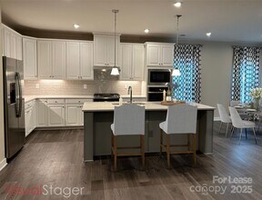 8807 Chapel Grove Crossing Dr in Huntersville, NC - Building Photo - Building Photo