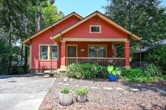 2076 Ridgedale Rd NE in Atlanta, GA - Building Photo - Building Photo