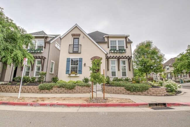 1125 Paris Dr in Roseville, CA - Building Photo - Building Photo