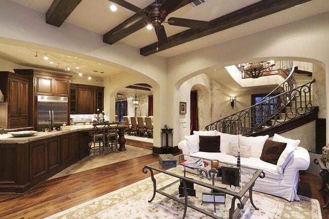 property at 3406 Greenbriar Dr