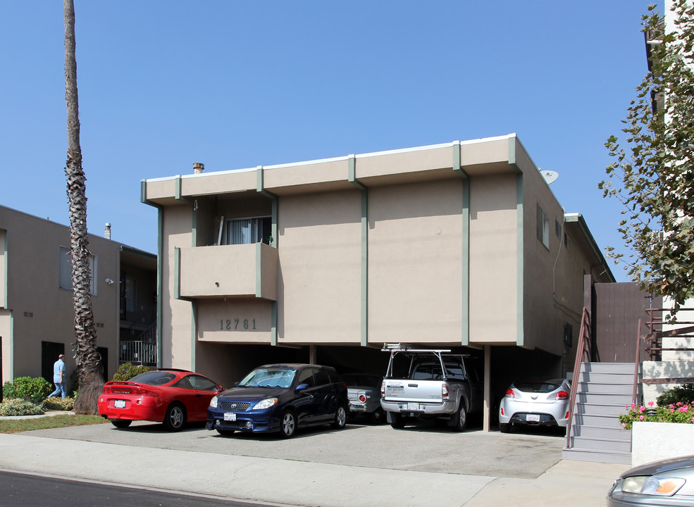 12761 Pacific Ave in Los Angeles, CA - Building Photo