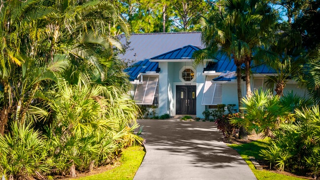 19009 SE Old Trail Dr W in Jupiter, FL - Building Photo - Building Photo