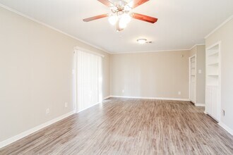 13322 Oak Leaf Ln in Houston, TX - Building Photo - Building Photo