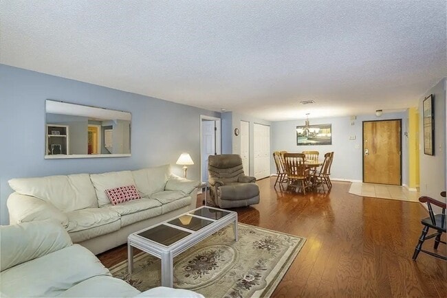 8 9th St in Medford, MA - Building Photo - Building Photo