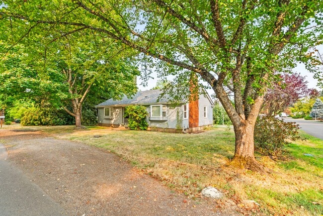 property at 305 Knoop Ln