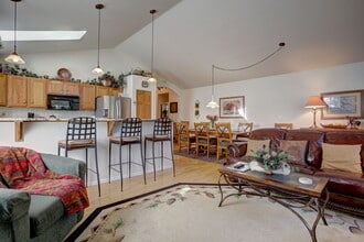192 Burgundy Cir in Silverthorne, CO - Building Photo - Building Photo