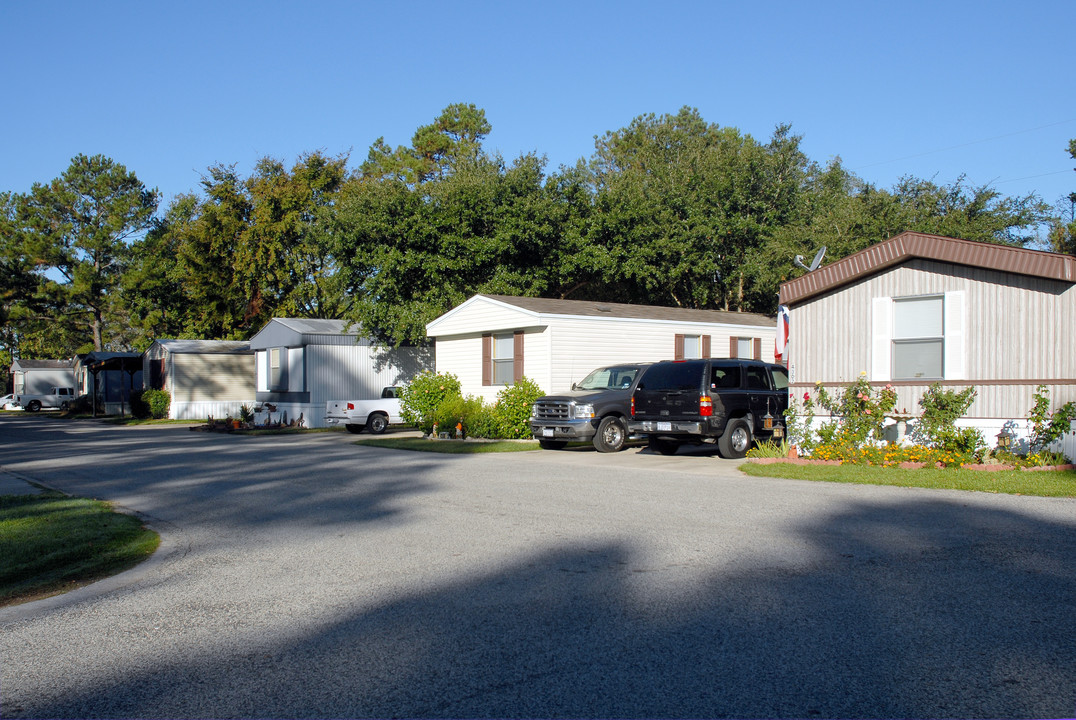 Spring Oaks Mobile Home & RV Park in Spring, TX - Foto de edificio