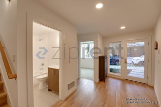 445 NE 73rd St in Seattle, WA - Building Photo - Building Photo