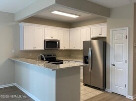 5697 Parkstone Crossing Dr in Jacksonville, FL - Building Photo