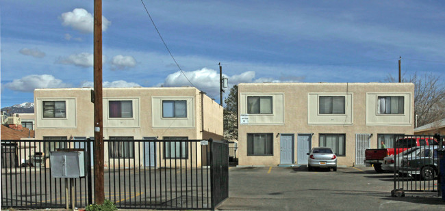 520 Charleston St SE in Albuquerque, NM - Building Photo - Building Photo