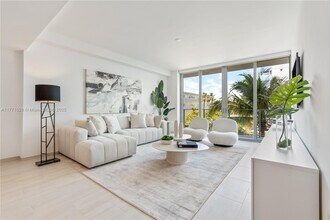 10281 W Bay Harbor Dr in Bay Harbor Islands, FL - Building Photo - Building Photo
