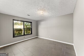 59 Sloan St, Unit A in Mcdonough, GA - Foto de edificio - Building Photo