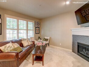 4895 NW Blandy Terrace in Portland, OR - Building Photo - Building Photo