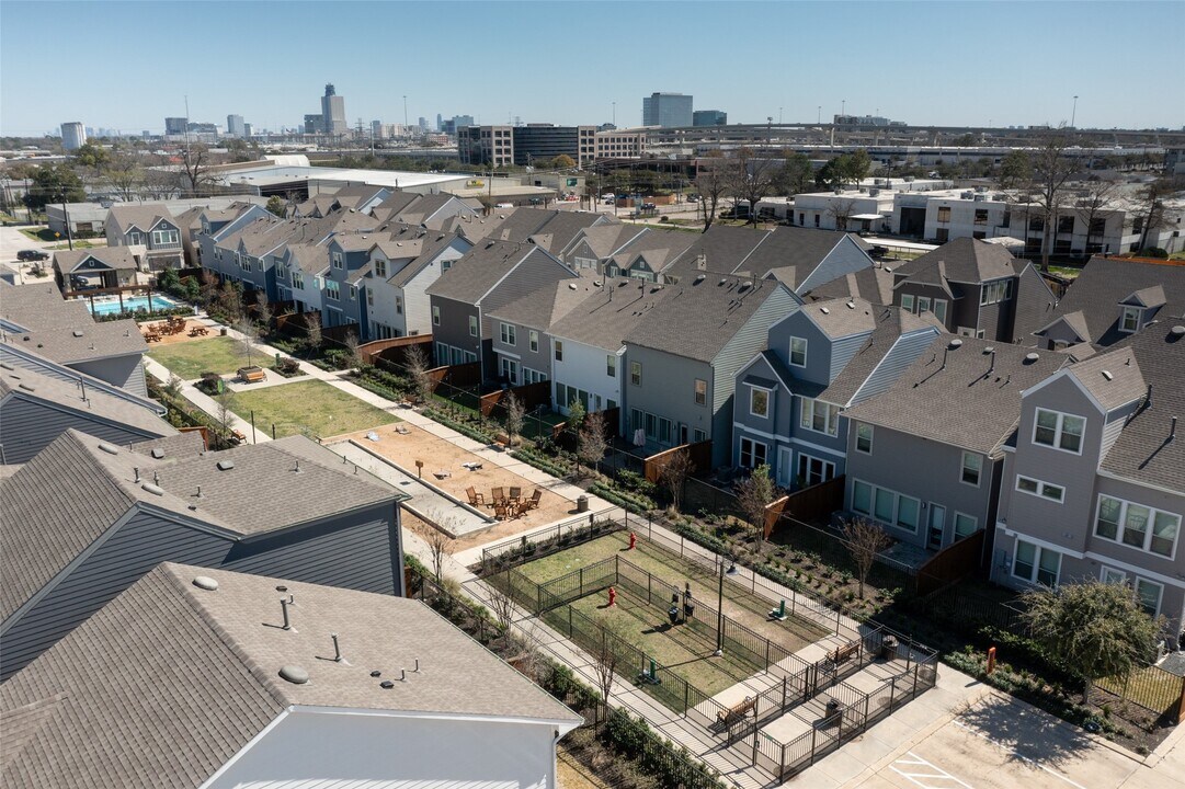 10961 Hewitt Cliff Ln in Houston, TX - Building Photo