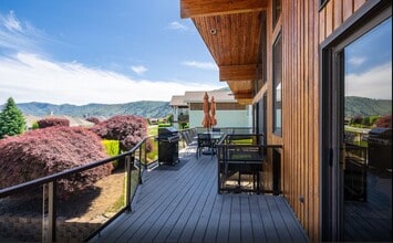 113 Chelan View Dr in Manson, WA - Building Photo - Building Photo