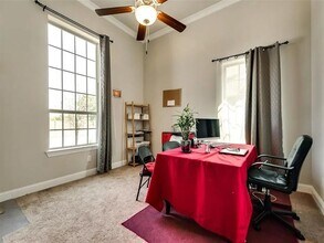 1113 Steele Ln in Flower Mound, TX - Foto de edificio - Building Photo