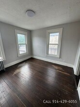 125 W Sidney Ave in Mount Vernon, NY - Building Photo - Building Photo