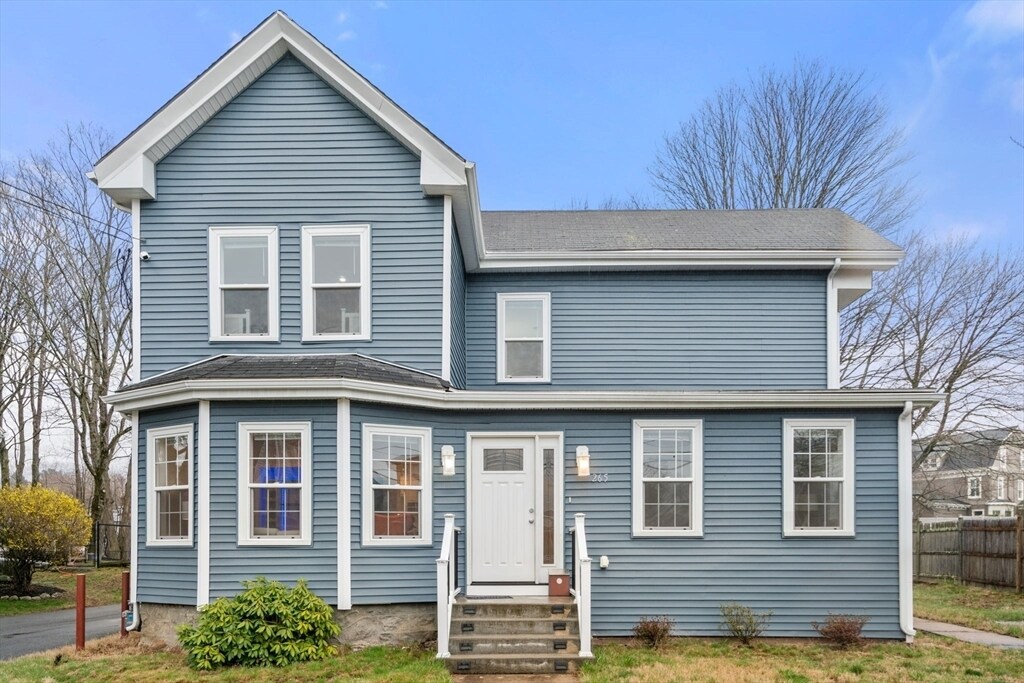 265 Main St in Franklin, MA - Building Photo